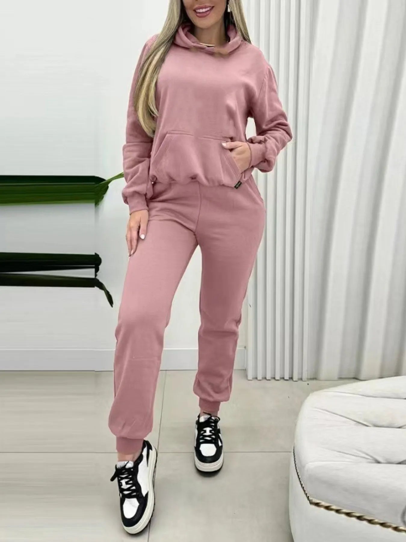 Chaquetón y Pantalones Deportivos Informales