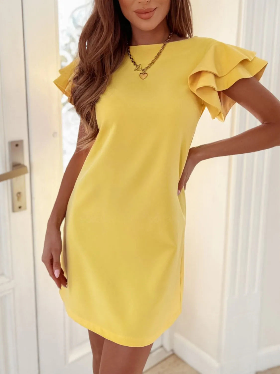 Vestido Corto Capa Volantes Feminino