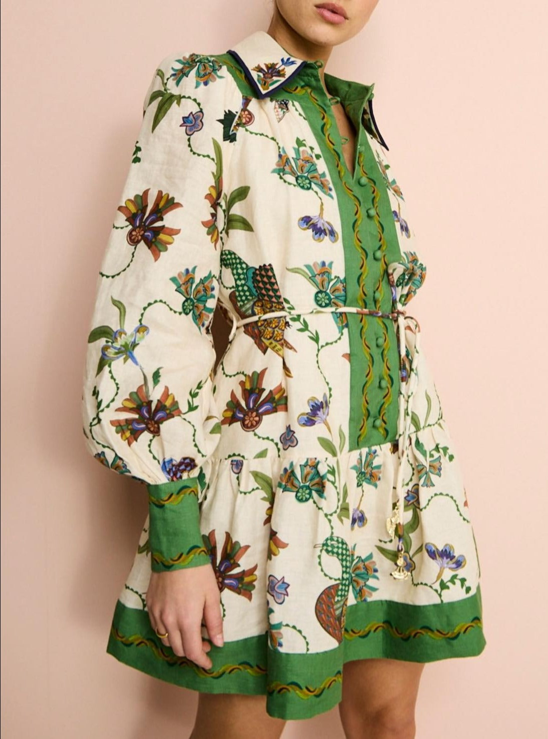 Vestido Corto Estampado Floral Retro - Vestiria