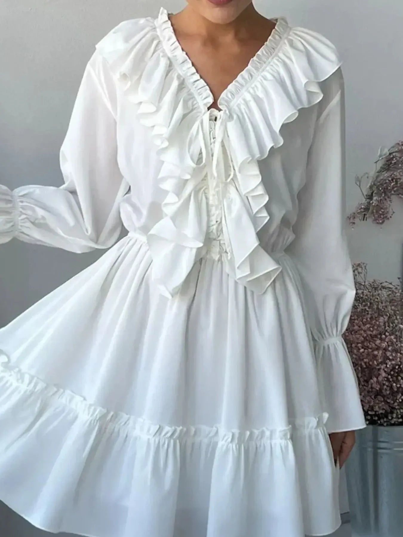 Vestido Corto Elegante con Volantes