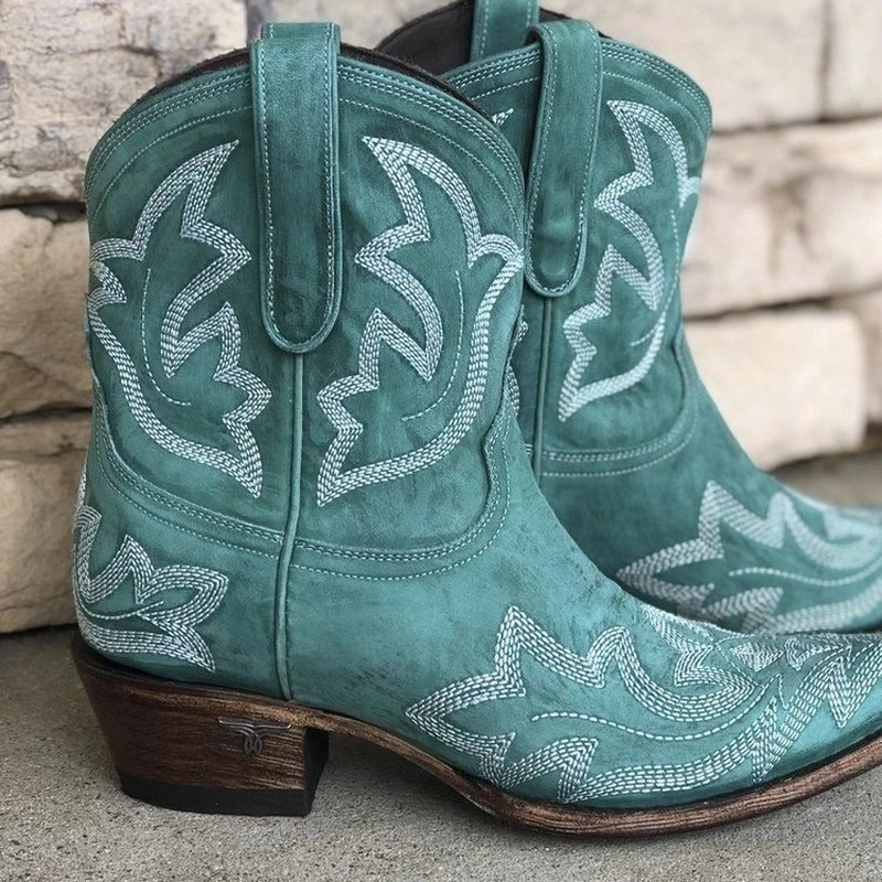 Botas vaqueras de piel auténtica decoradas