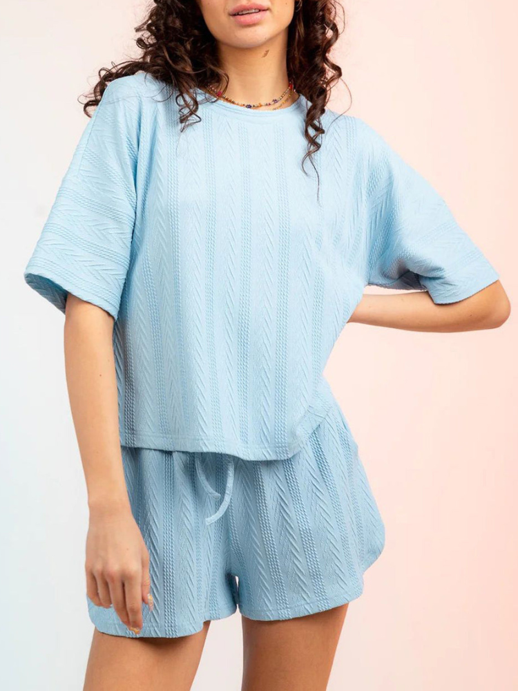 Conjunto cómodo de tirantes con textura y pantalón corto