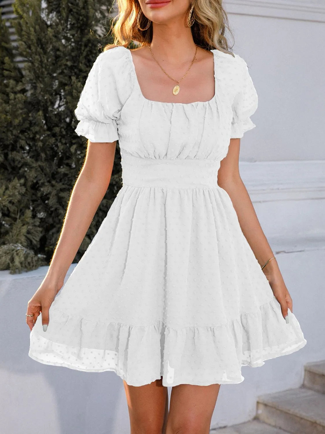 Vestido de Lunares Corto y Elegante Mujer