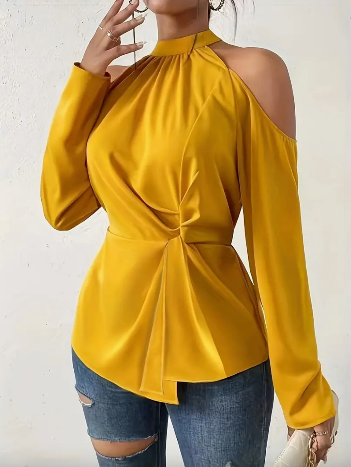 Blusa Elegante Hombros Descubiertos Cuello Alto - Vestiria