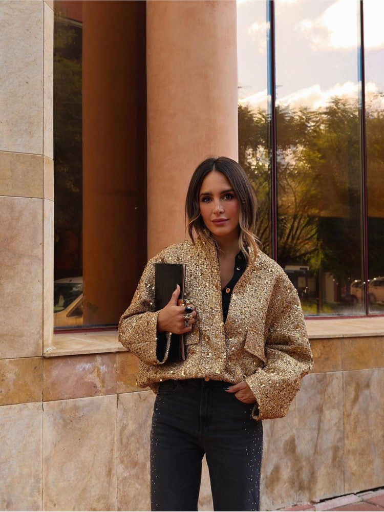 Chaquetilla Mujer Elegante con Detalles Dorados - Vestiria