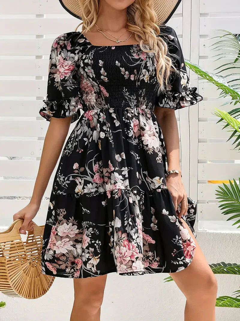 Vestido Florado Corto con Mangas Rizadas