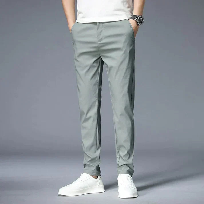 Pantalón recto ajustado informal