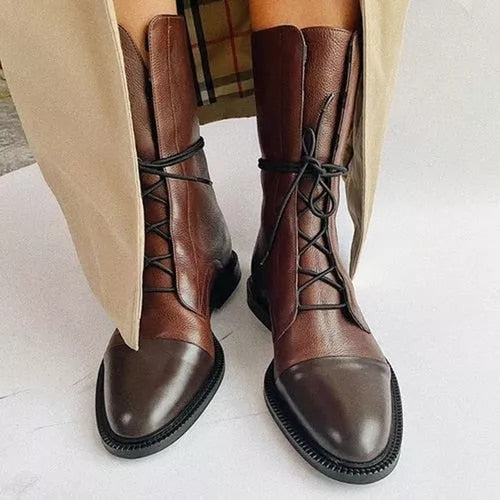 Botas de cuero ajustadas y elegantes