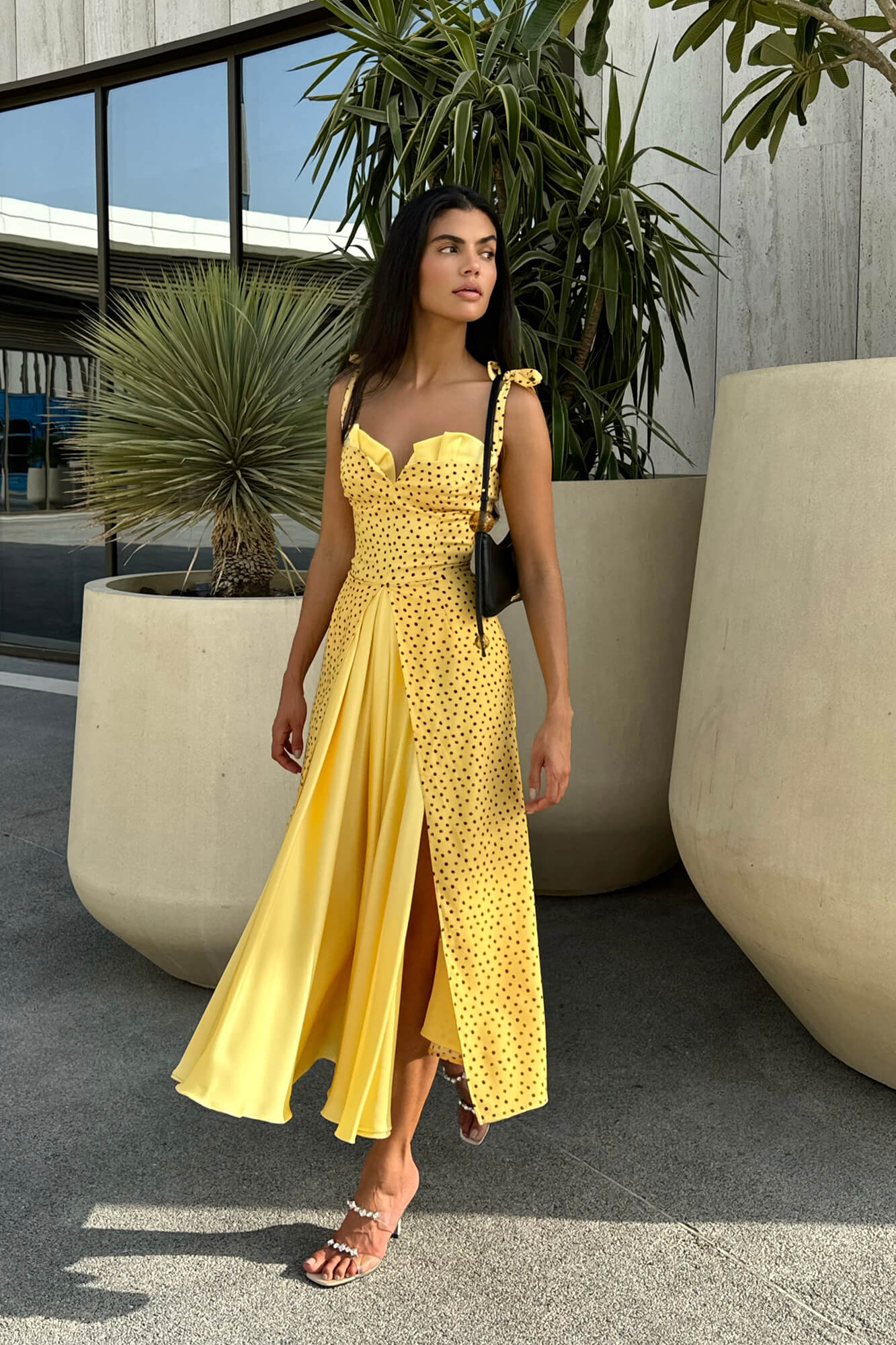 Vestido Maxi Elegante Escote en V - Vestiria