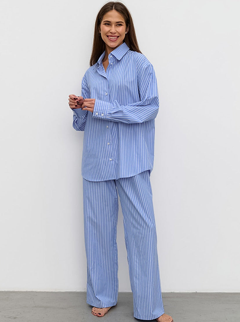 Traje de dos piezas a rayas clásico y cómodo - Vestiria