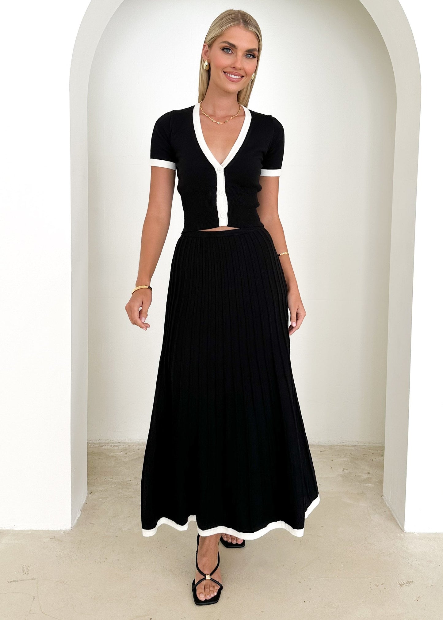 Vestido Elegante Negro Clásico - Vestiria