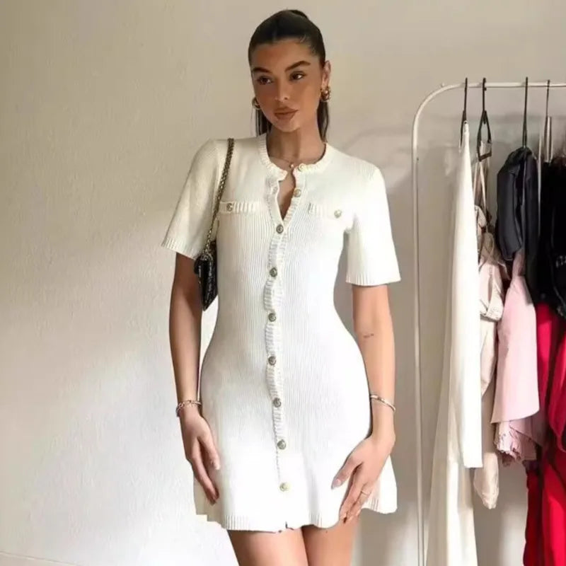 Vestido de Punto Fino Elegante con Detalle Dorado - Vestiria