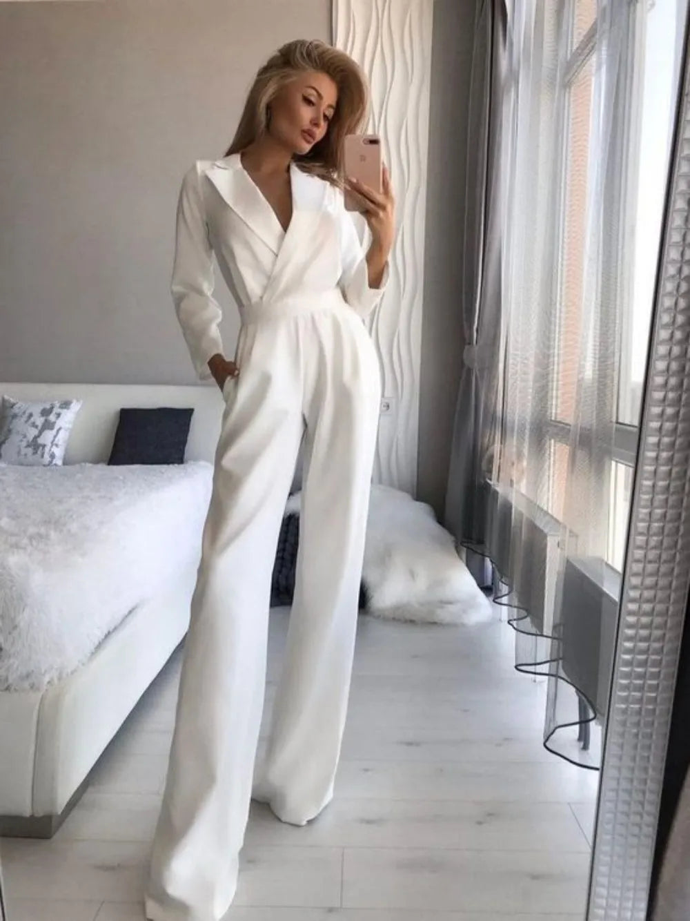Mono Mujer Elegante Cuello Alto