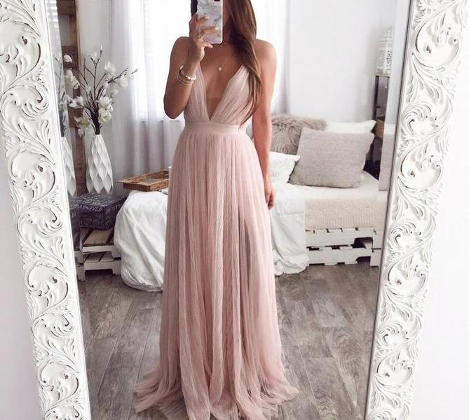 Vestido Elegante de Noche con Velo - Vestiria
