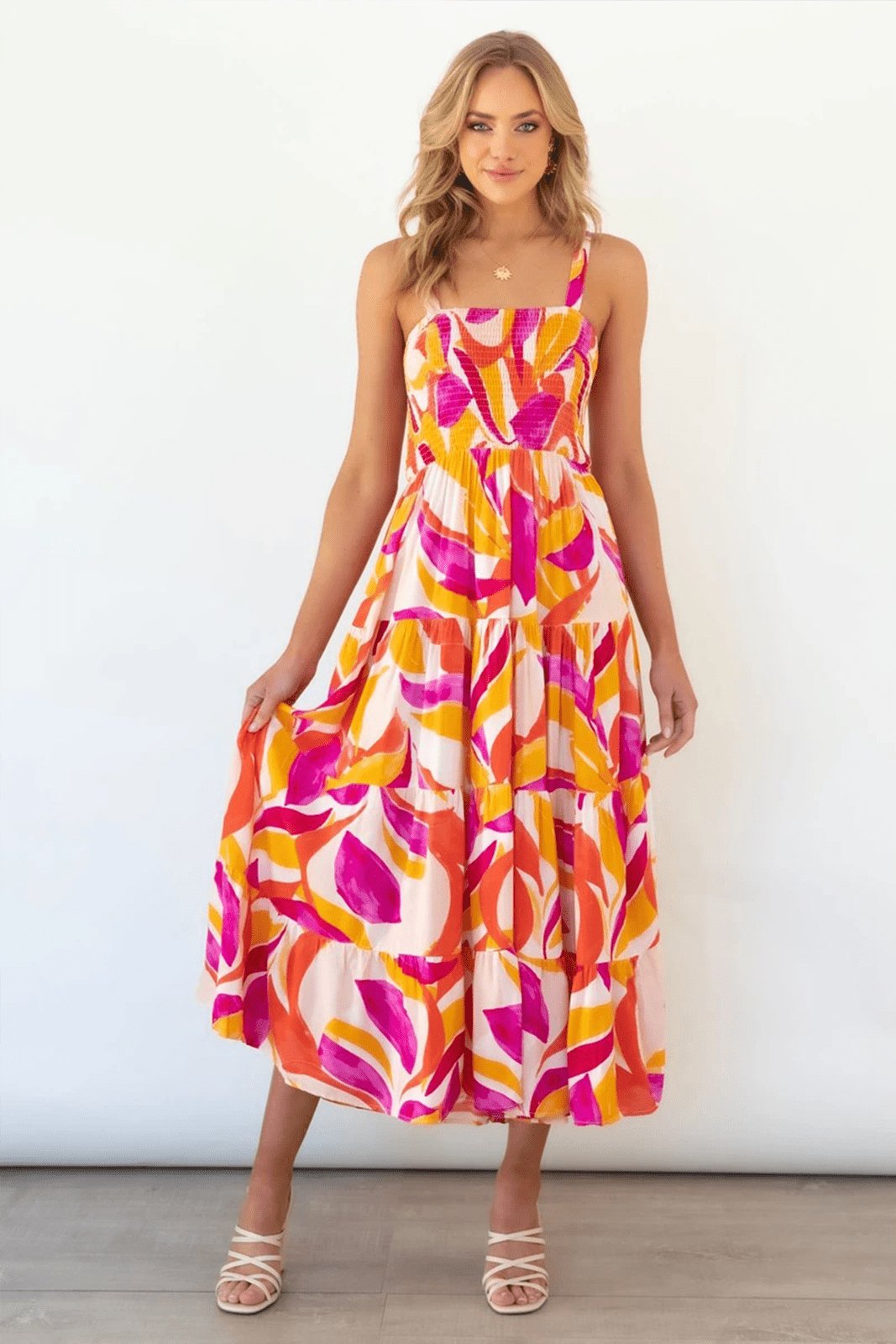 Vestido Estampado de Verano con Volantes Florales - Vestiria