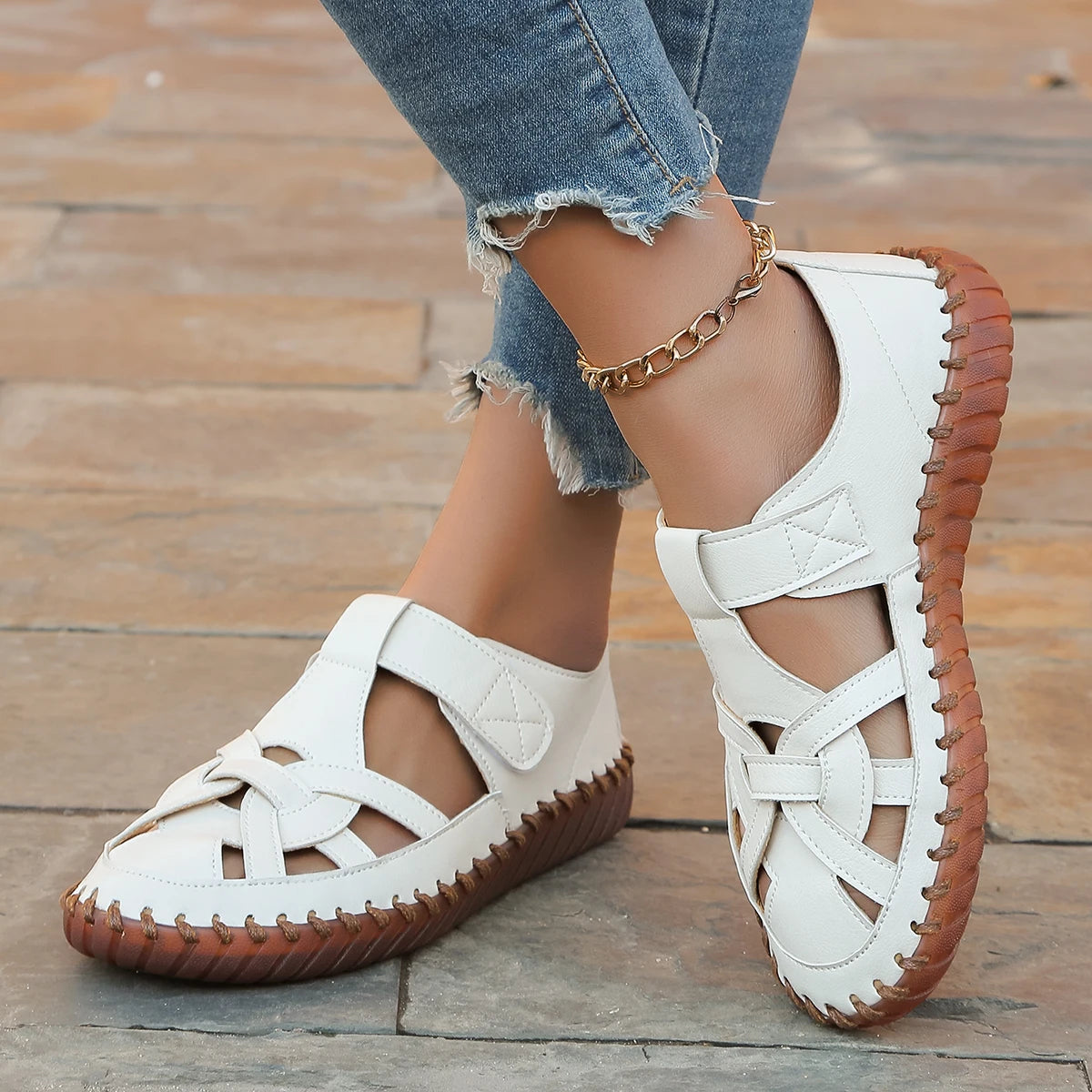 Zapatos planos de mujer con calado elegante