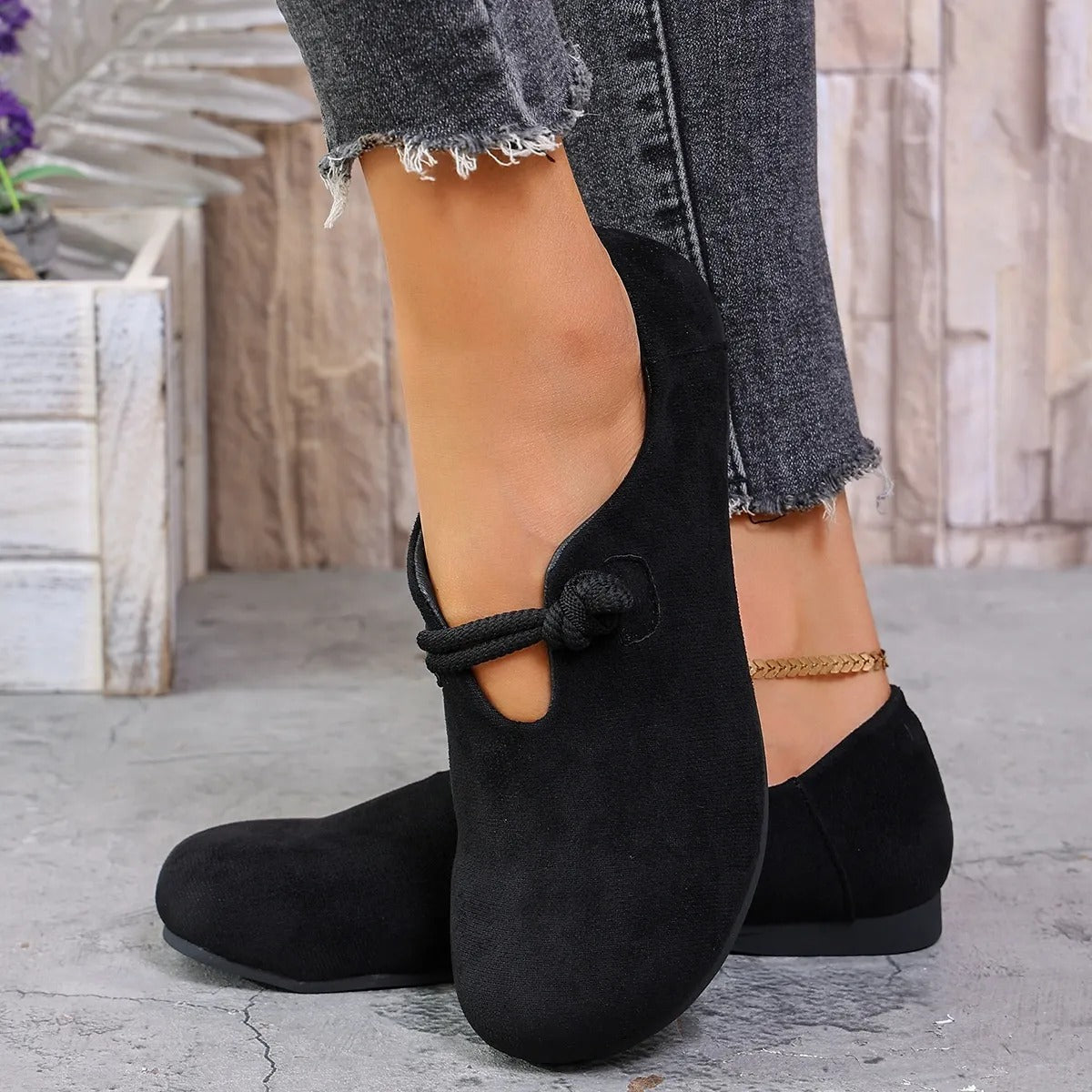 Zapatos mujer ante plano y elegante