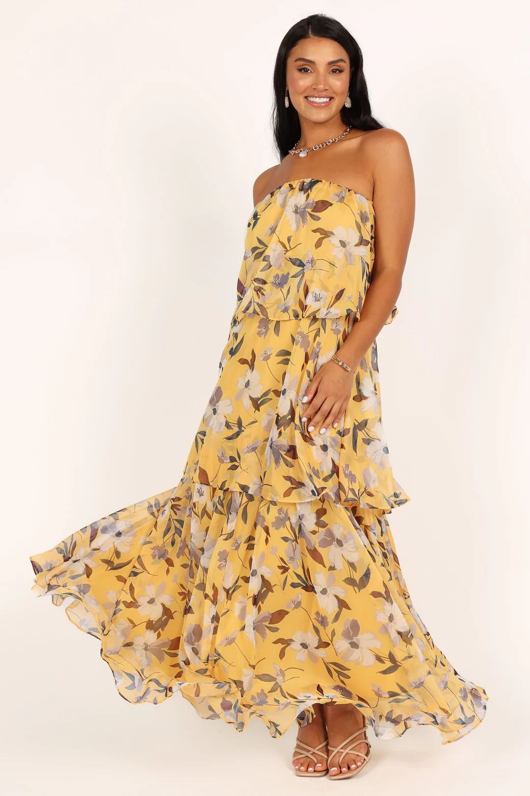 Vestido de Noche Elegante con Volantes