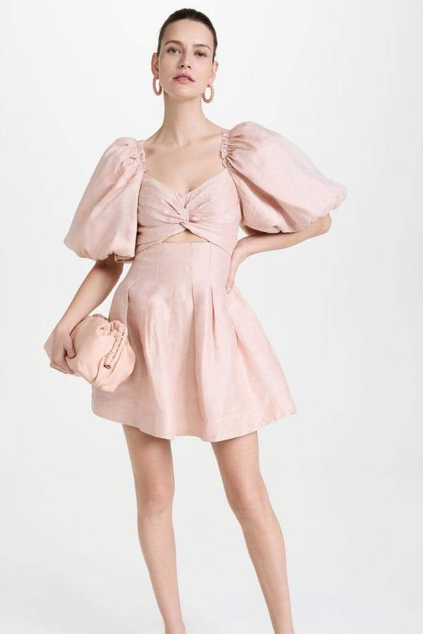 Vestido Corto Floral con Mangas Voladas - Vestiria