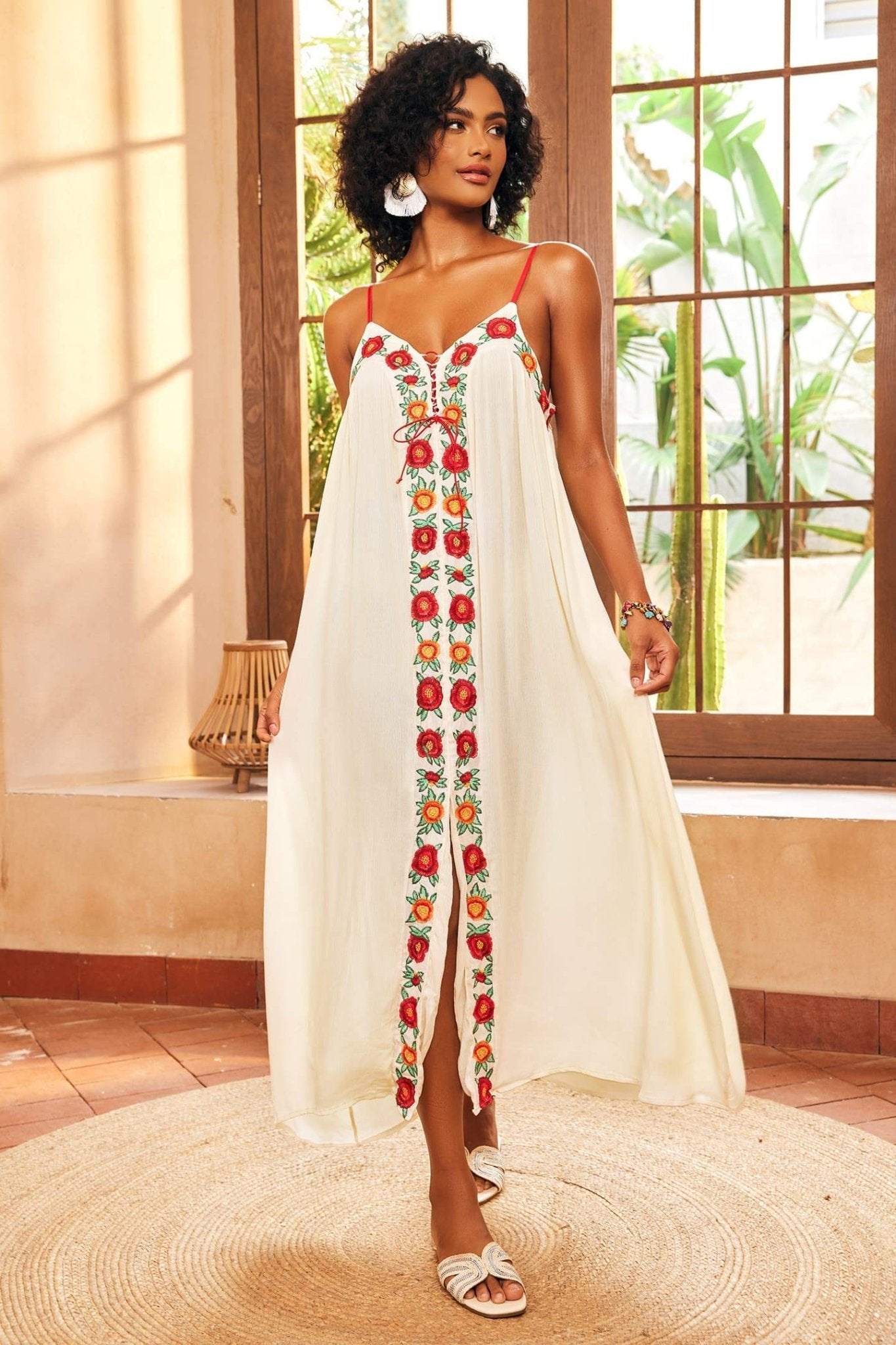 Vestido Maxi Floral con Escote en V Elegante - Vestiria