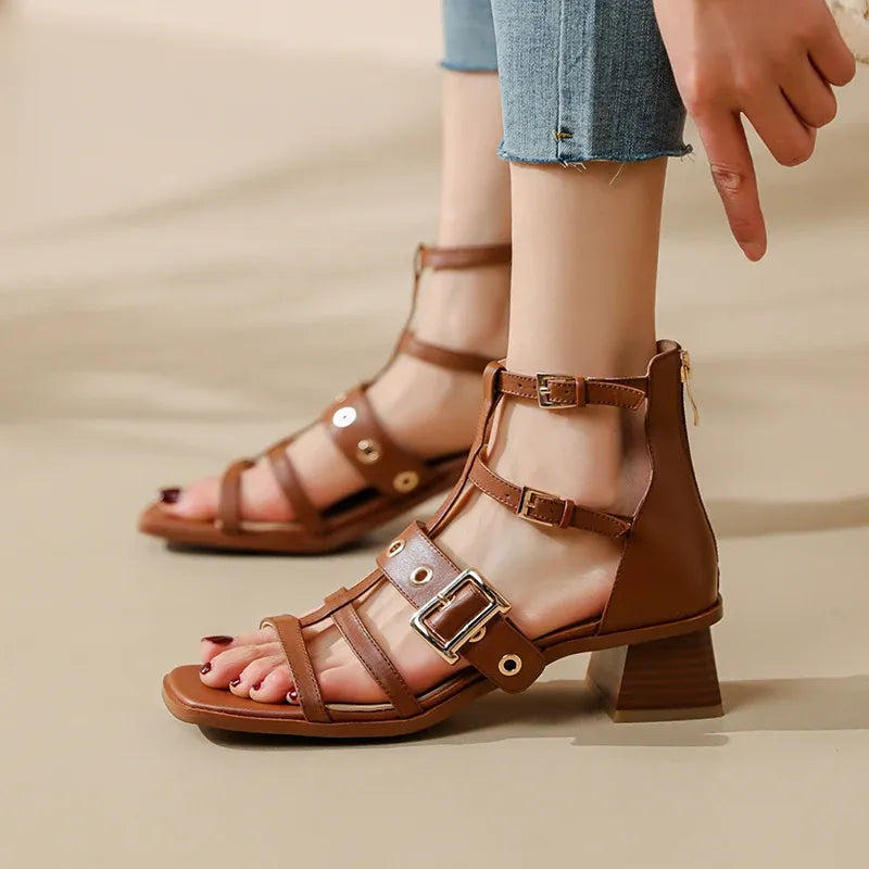 Sandalias de tacón alto con punta cuadrada clásicas - Vestiria