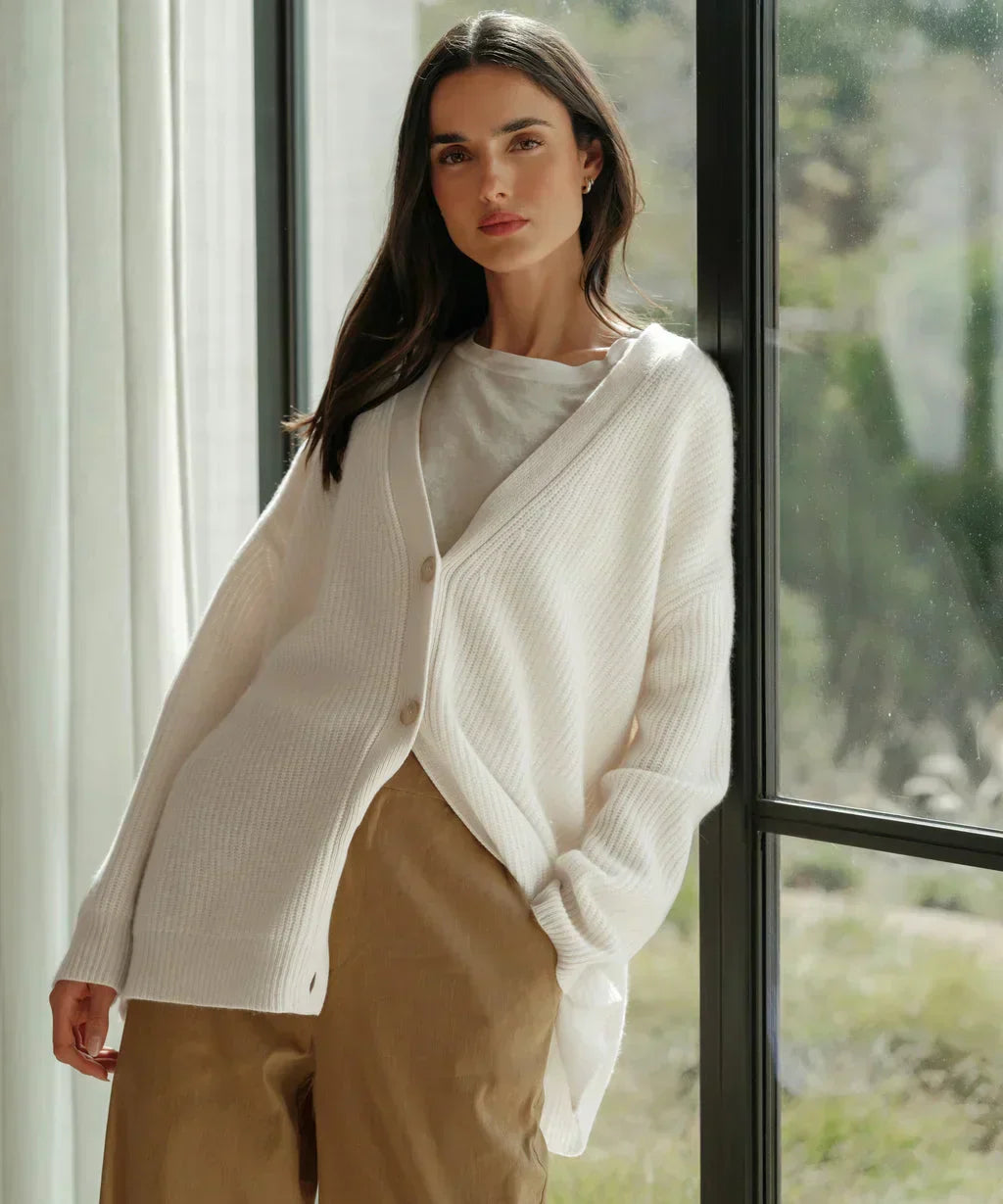 Cora - Cárdigan Elegante Cuello en V