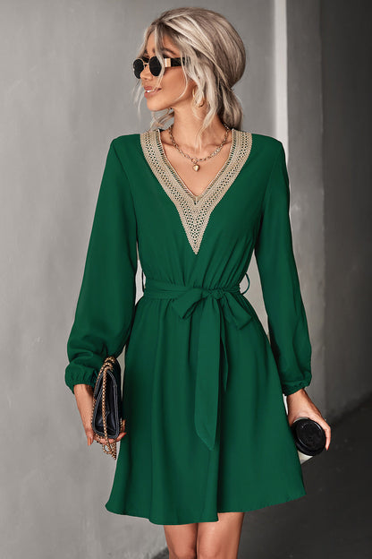 Vestido Midi Cintura Marcada con Escote Floral