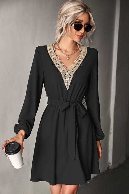 Vestido Midi Cintura Marcada con Escote Floral