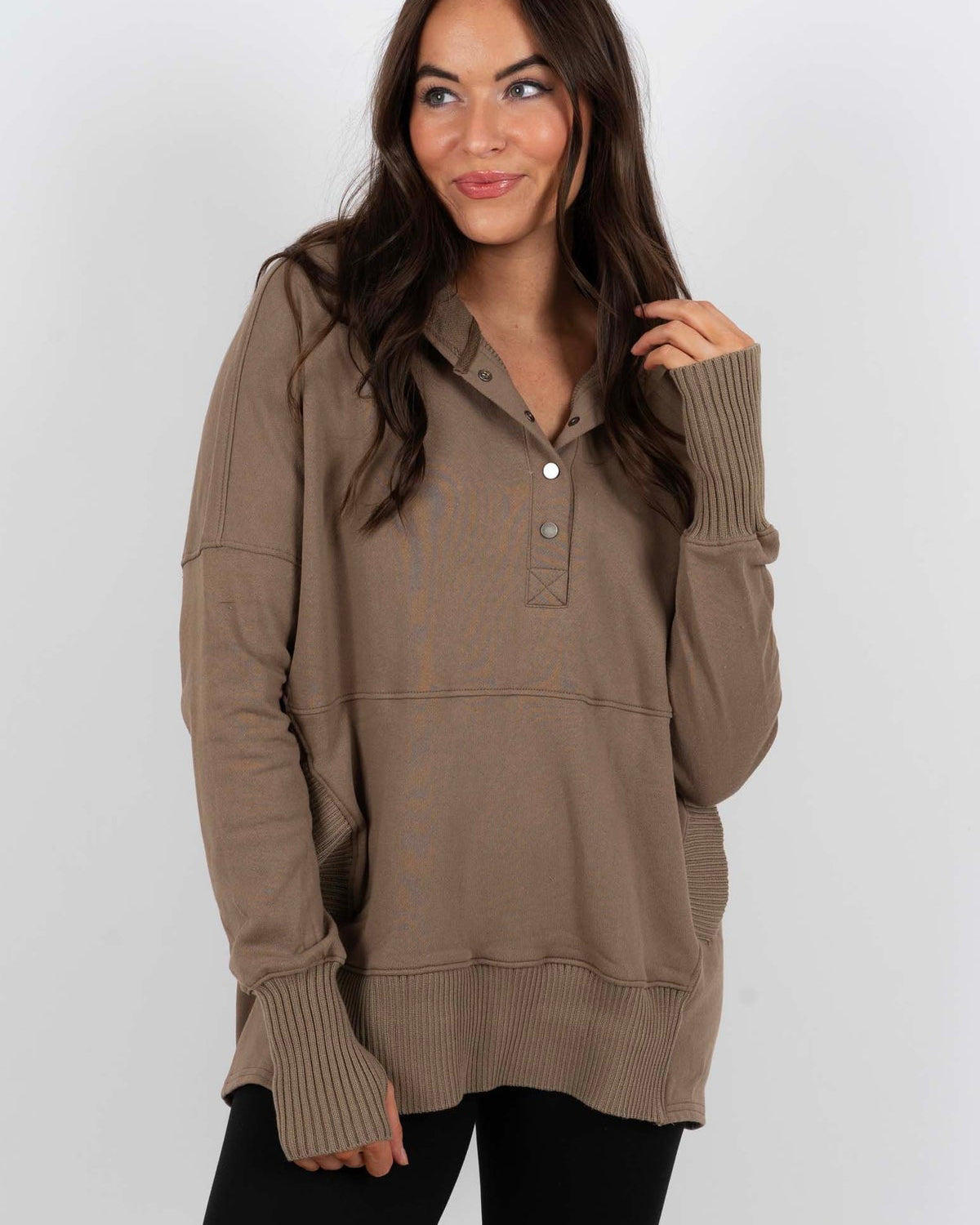 Blusa Deportiva Mujer Cuello en V Con Botones
