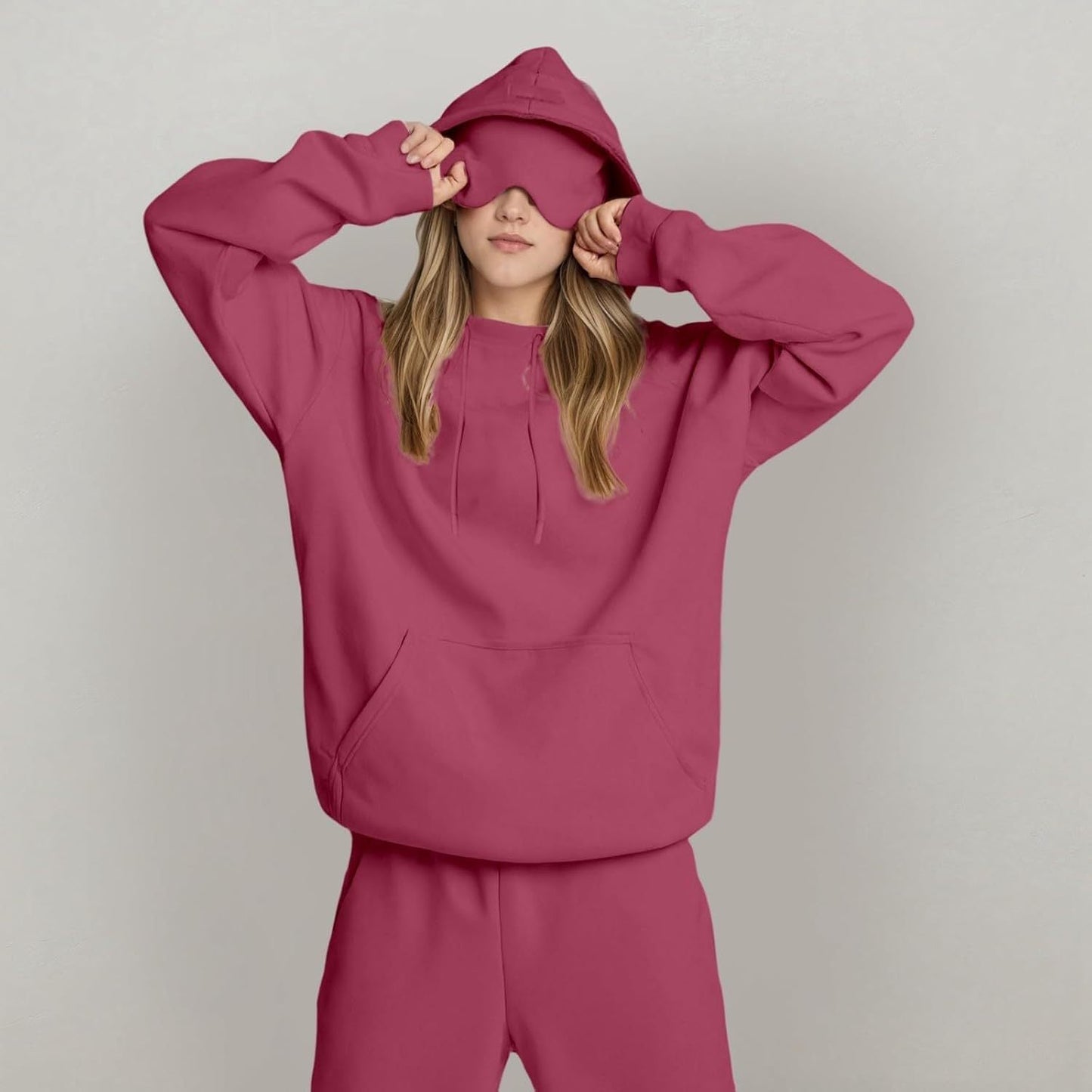 Pantalones y sudadera cómodos para chica