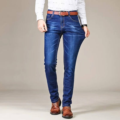 Pantalones vaqueros ajustados hombre estilo actual