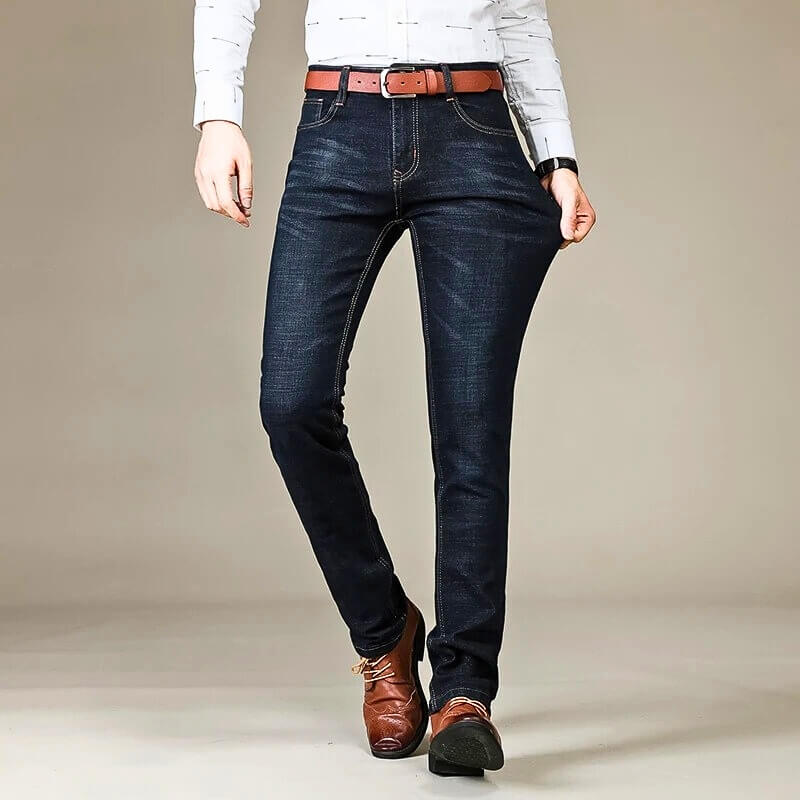 Pantalones vaqueros ajustados hombre estilo actual