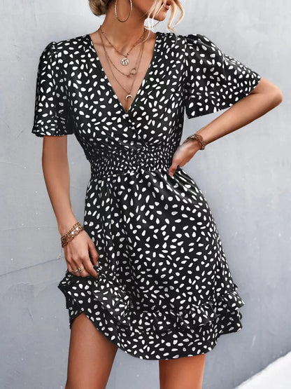 Vestido Mini Estampado con Volante y Cuello en V - Vestiria