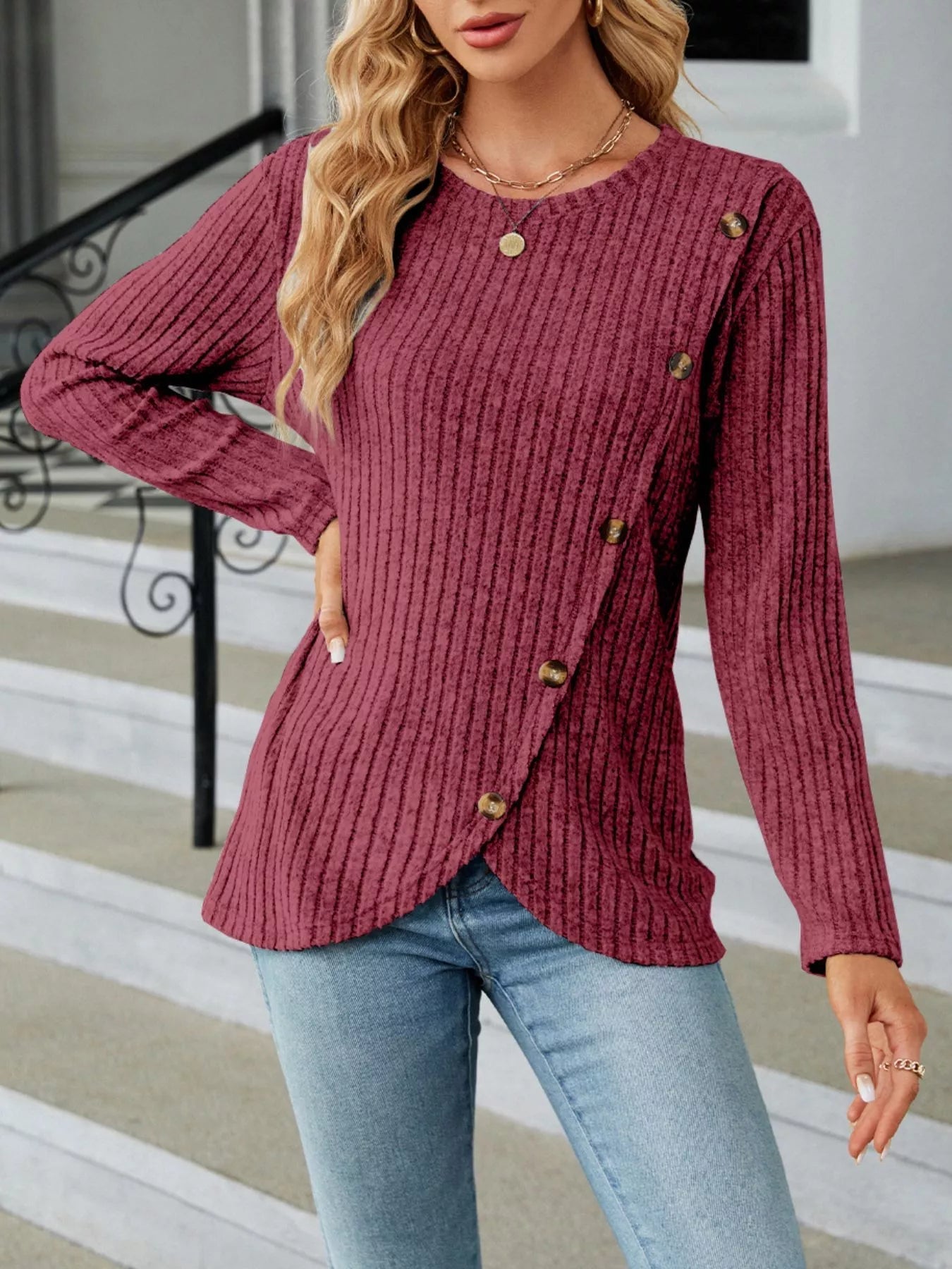 Sudadera Cuello Alto Chic Botones Decorativos - Vestiria