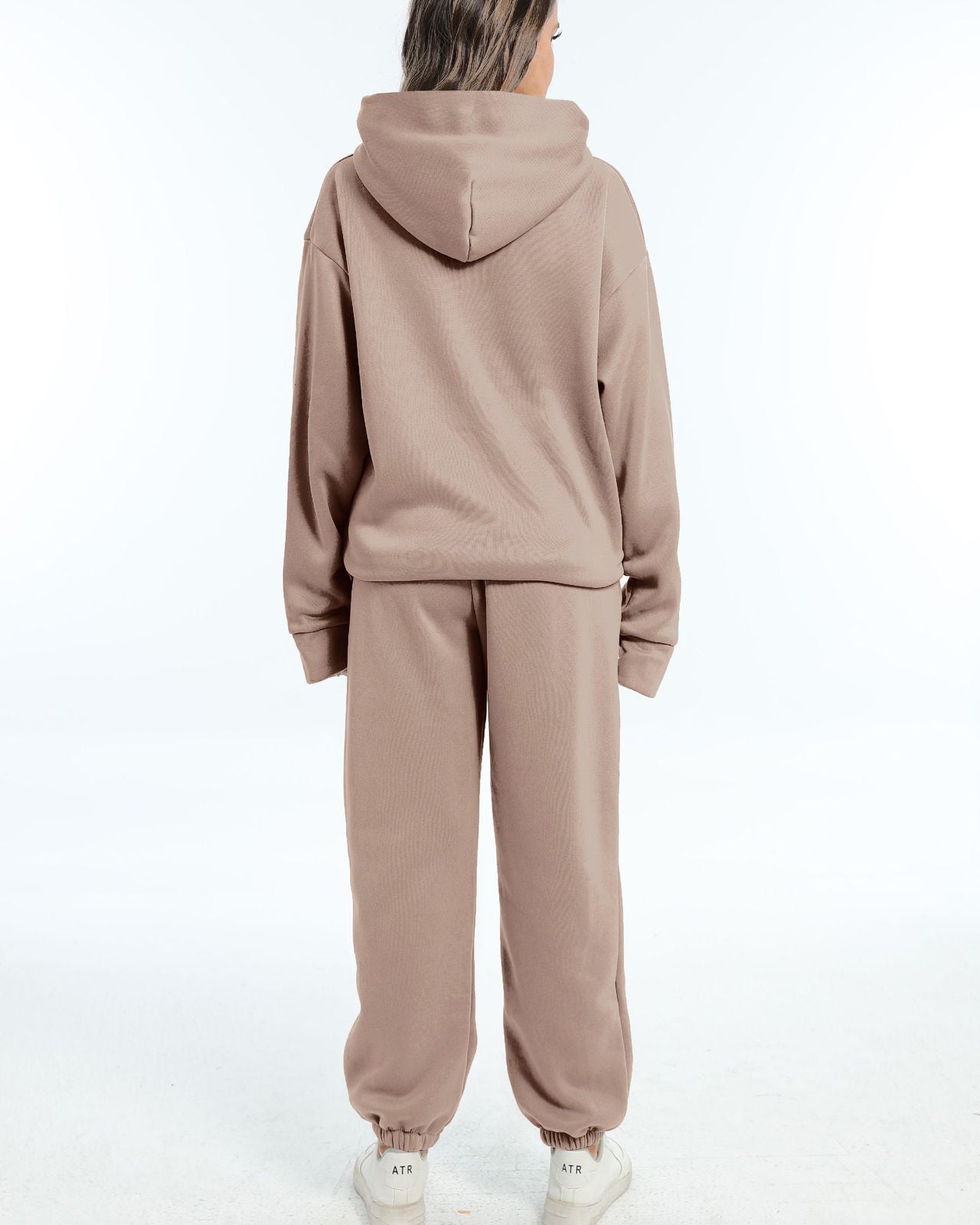 Sudadera y Pantalones Deportivos Clásicos - Vestiria