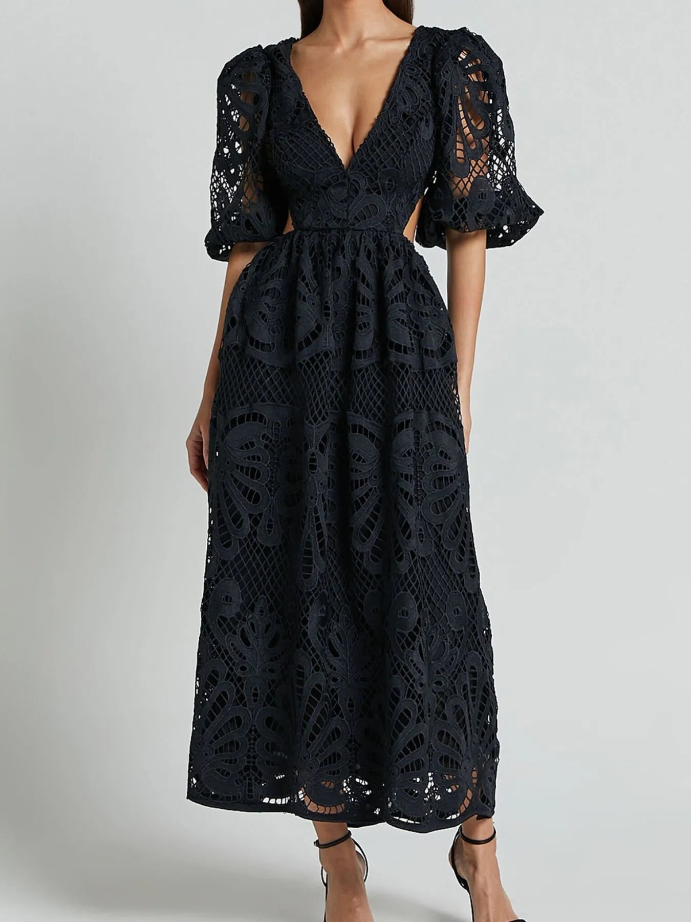 Vestido Largo de Encaje Elegante con Espalda Abierta - Vestiria