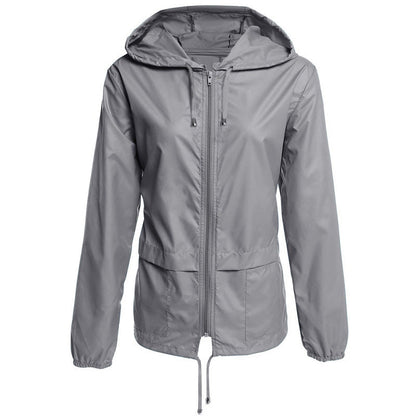 Chaqueta impermeable ligera con capucha → Chaqueta Aguacero Ligera y Transpirable