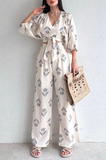 Conjunto de blusa y pantalón cómodo y elegante