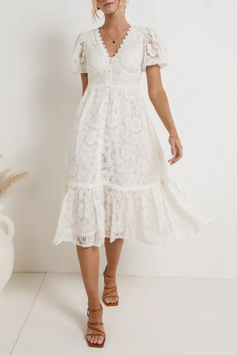 Vestido de Encaje Corto Elegante con Escote en V - Vestiria
