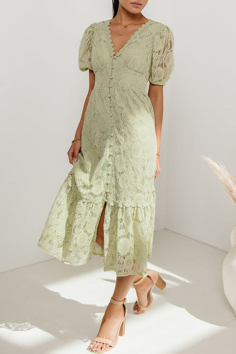 Vestido de Encaje Corto Elegante con Escote en V