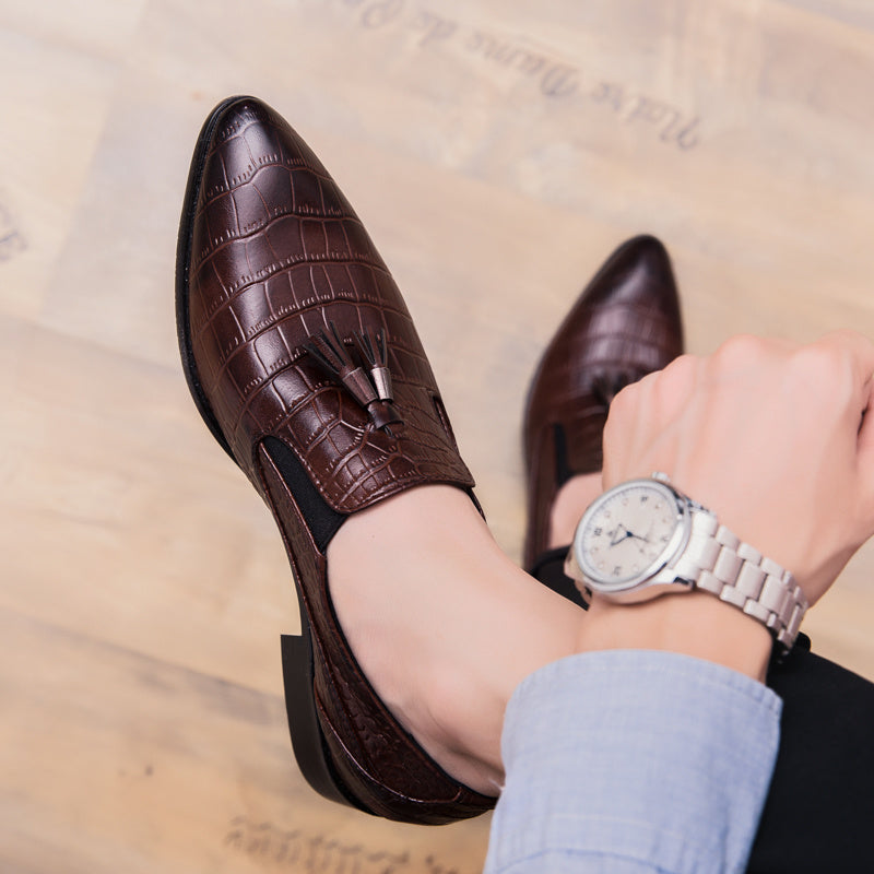Zapatos de hombre de cuero clásicos con detalles elegantes - Vestiria