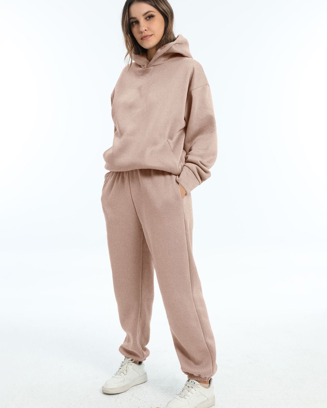Sudadera y Pantalones Deportivos Clásicos