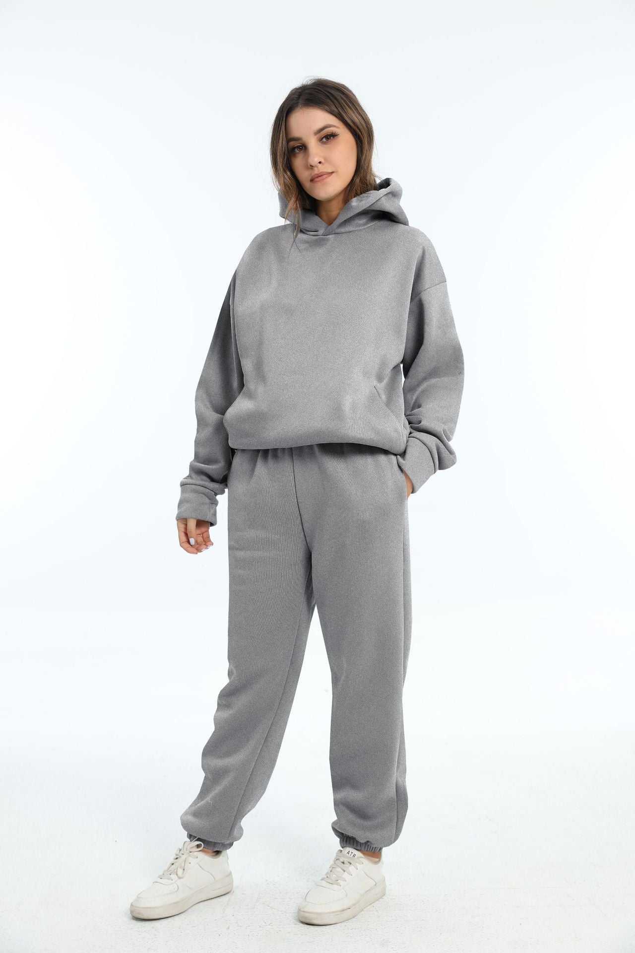 Sudadera y Pantalones Deportivos Clásicos
