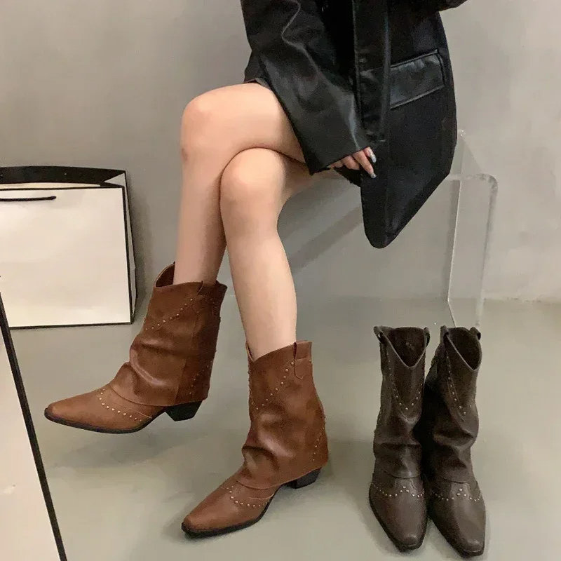 Botas Vaqueras Mujer Tacón Medio Decoradas - Vestiria