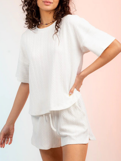 Conjunto cómodo de tirantes con textura y pantalón corto