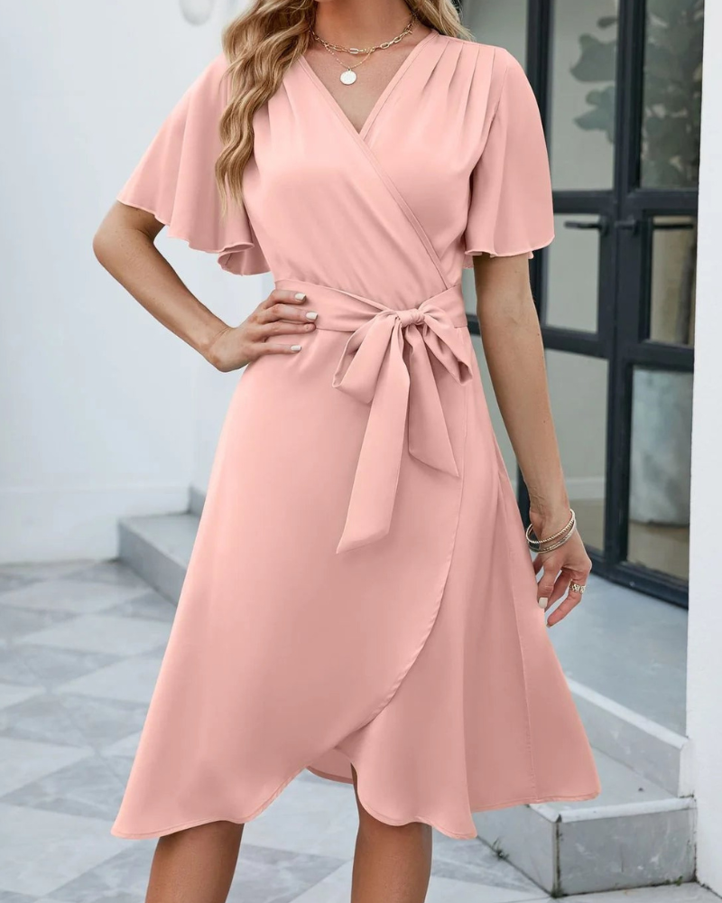 Vestido Campana Corto con Cinturón Adornado