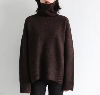 Sudadera cuello alto amplia y cómoda