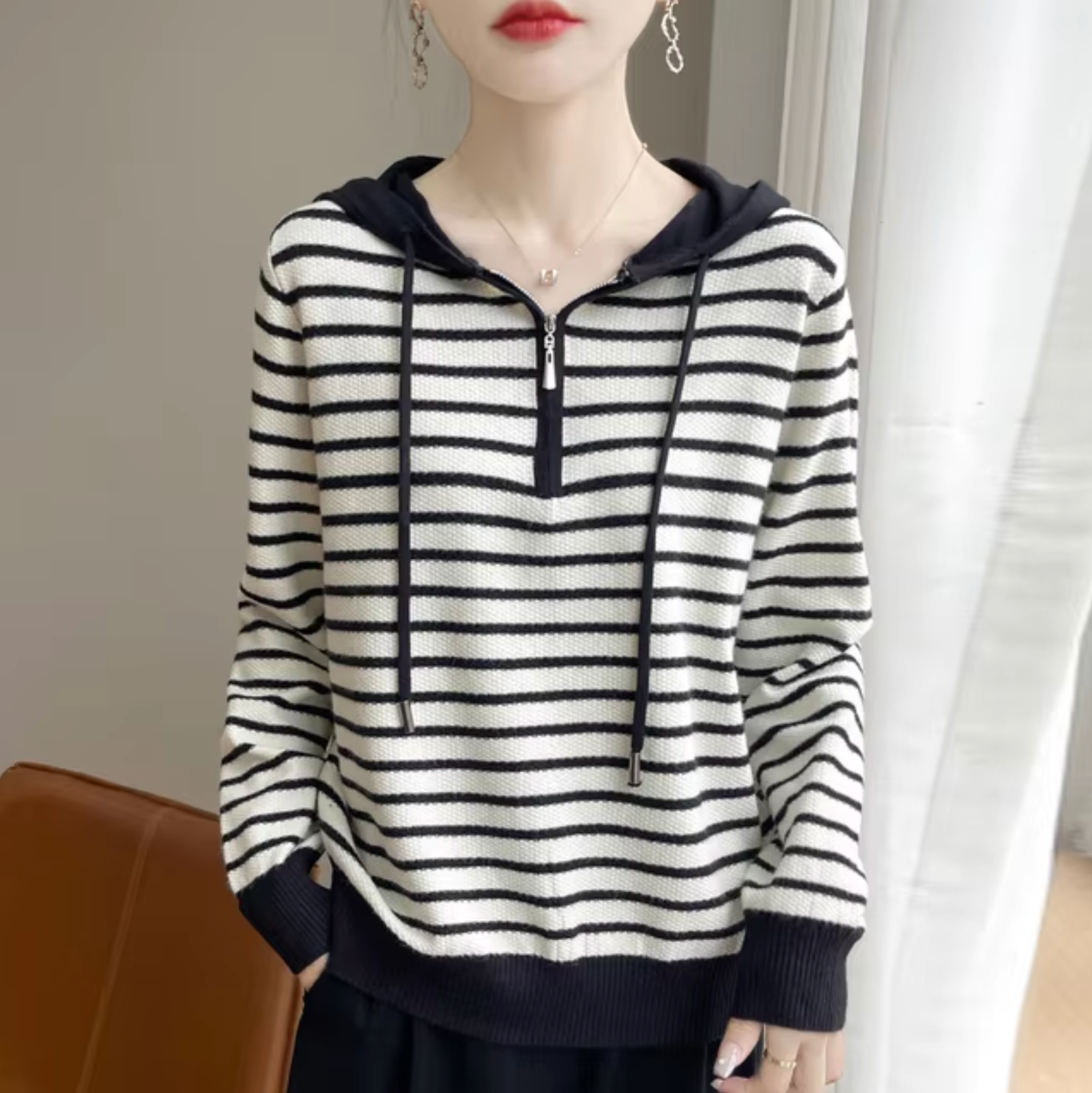 Sudadera de lana cálida con capucha - Vestiria