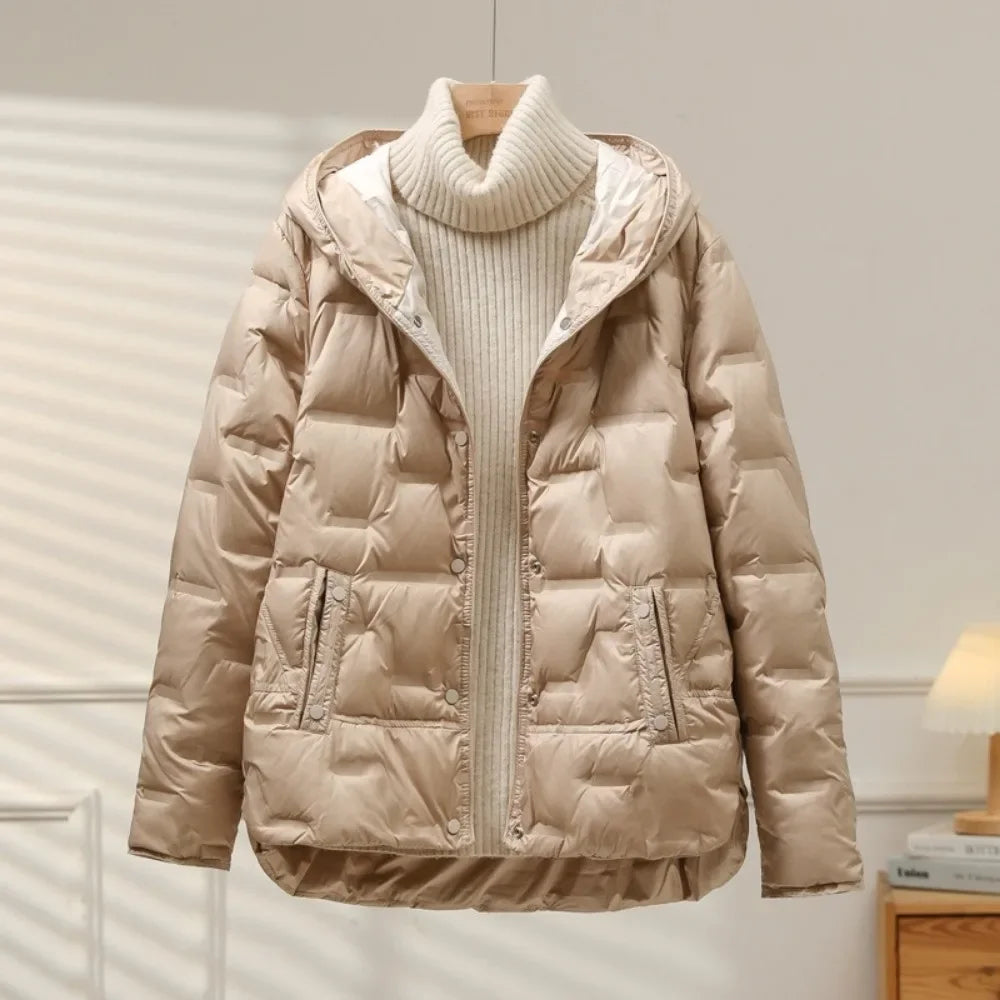 Chaquetón invernal acogedor para mujer con capucha