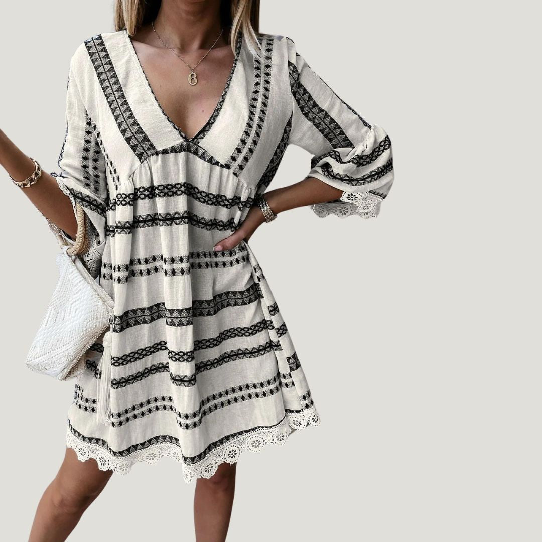 Vestido de Encaje Estampado Floral con Escote en V
